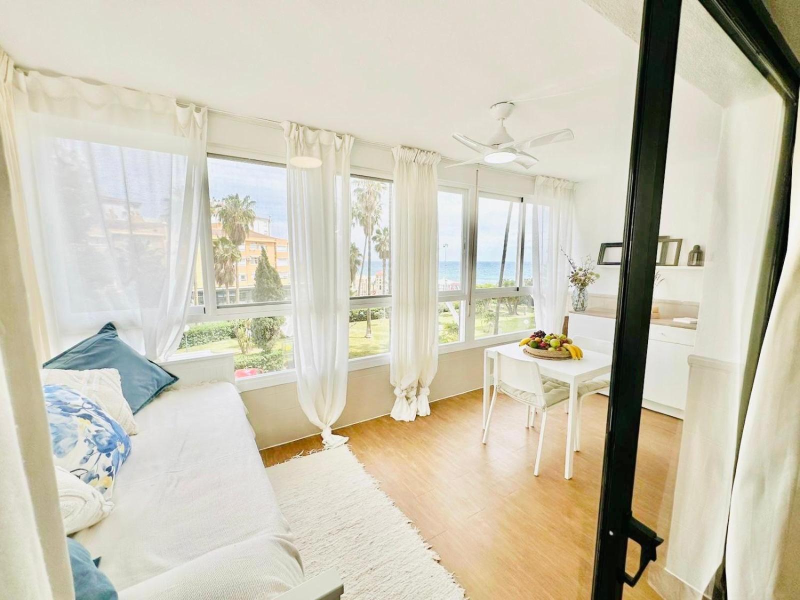 Estudio Pepa Luna Algarrobo Beach Малага Экстерьер фото