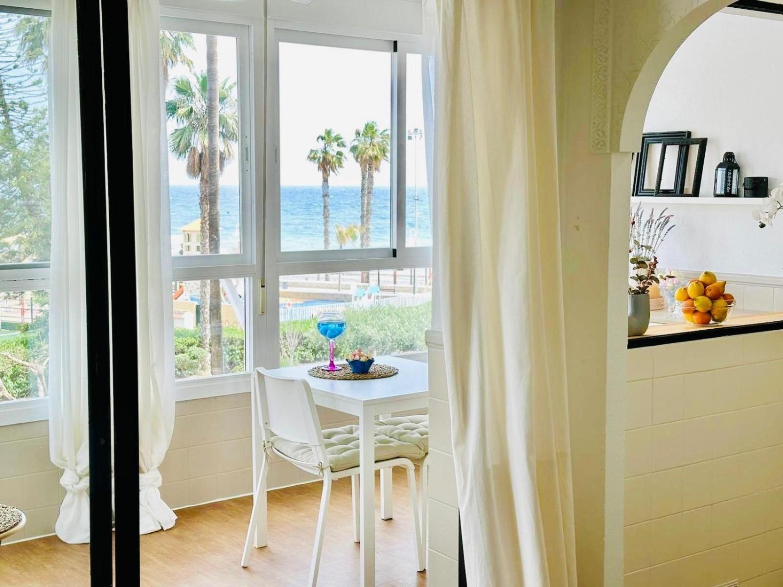 Estudio Pepa Luna Algarrobo Beach Малага Экстерьер фото