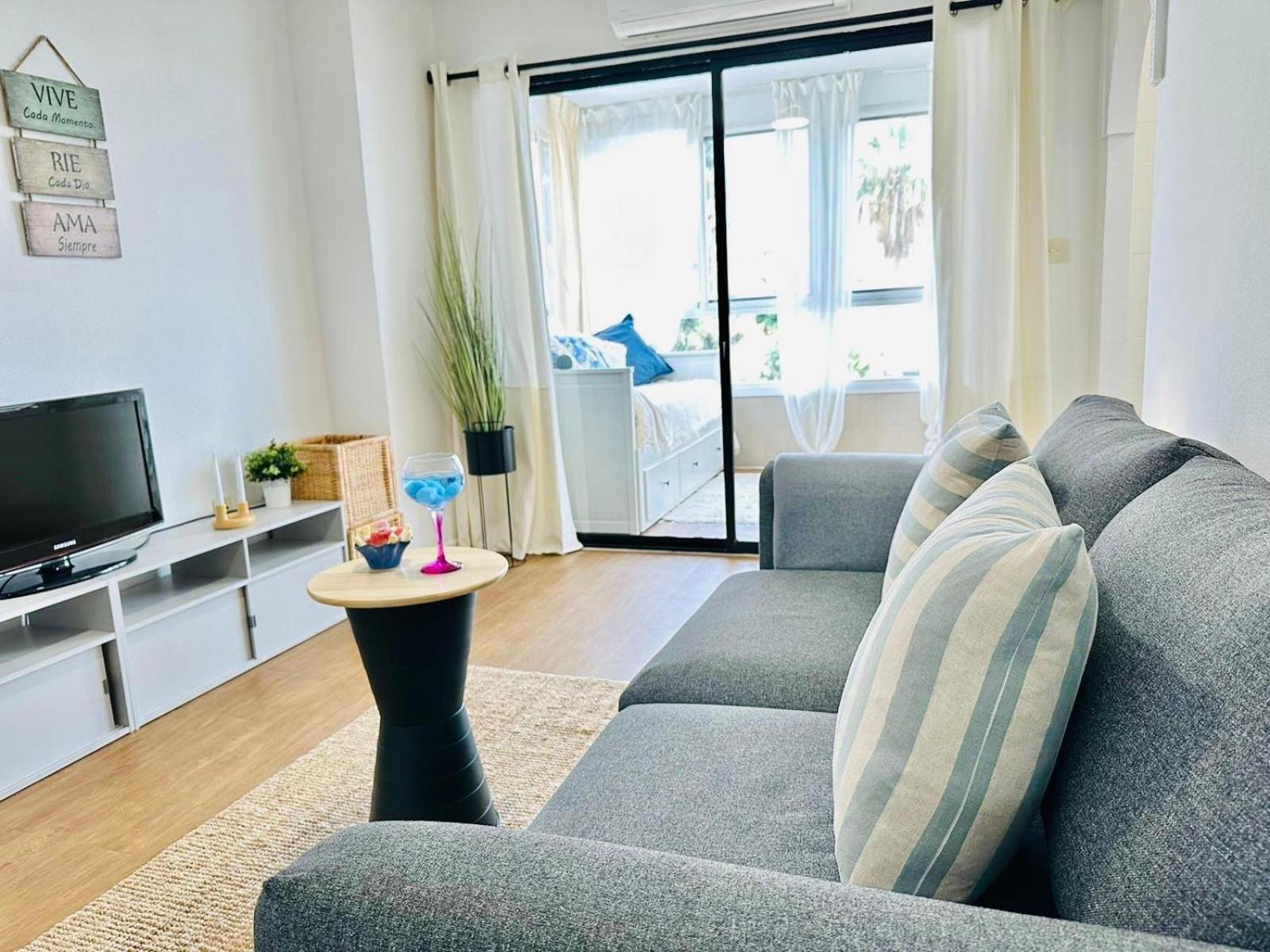 Estudio Pepa Luna Algarrobo Beach Малага Экстерьер фото
