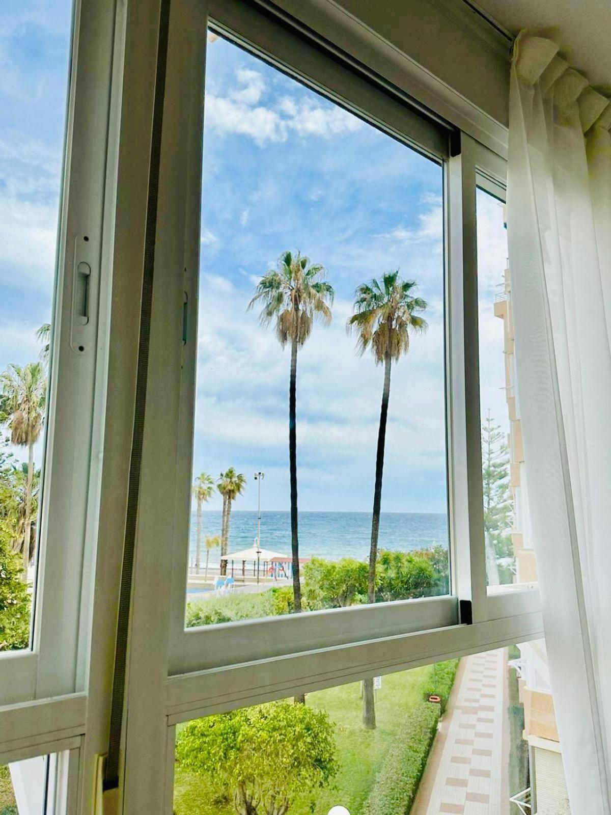 Estudio Pepa Luna Algarrobo Beach Малага Экстерьер фото